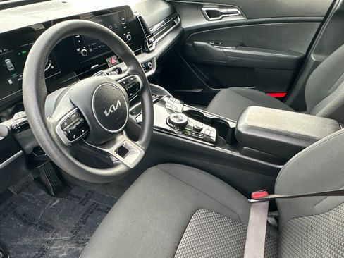 Used 2023 Kia Sportage LX image 10