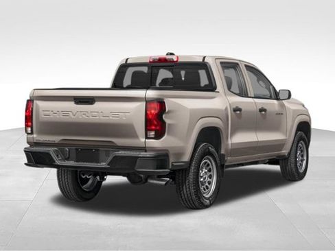 Used 2024 Chevrolet Colorado Trail Boss w/ Advanced Trailering Package AWD/4WD image 2