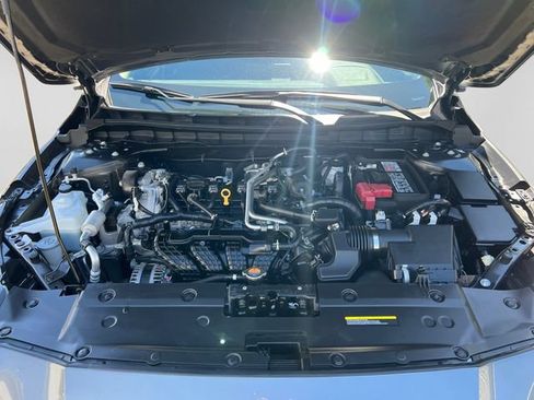Used 2025 Nissan Altima 2.5 SV FWD image 18