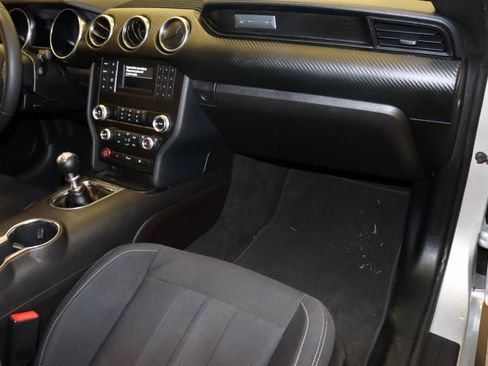 Used 2019 Ford Mustang Coupe image 21