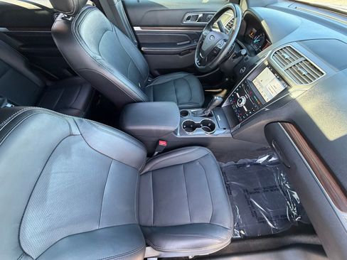 Used 2017 Ford Explorer Limited FWD image 10