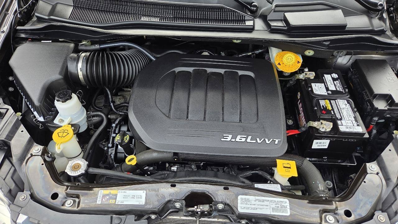 Used 2016 Dodge Grand Caravan SE FWD image 23