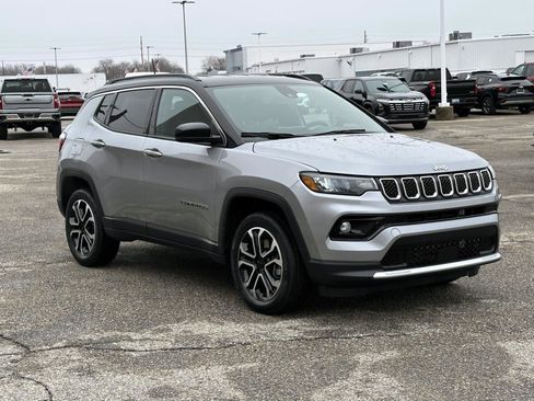 Used 2023 Jeep Compass Limited image 6