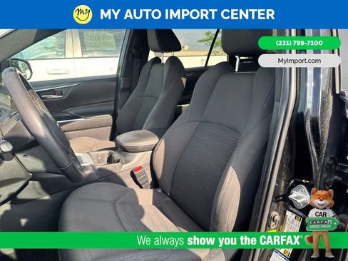 Used 2022 Toyota RAV4 SE w/ Convenience Package AWD/4WD image 7