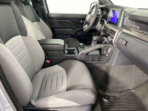 Used 2025 Toyota Tacoma TRD Sport AWD/4WD image 11