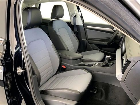 New 2026 Volkswagen Jetta SE image 9