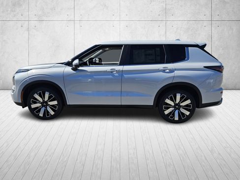 New 2025 Mitsubishi Outlander AWD image 4