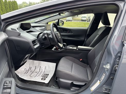 Used 2024 Toyota Prius LE FWD image 13