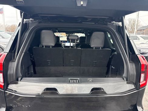 Used 2025 Ford Expedition Platinum w/ Stealth Appearance Package image 12