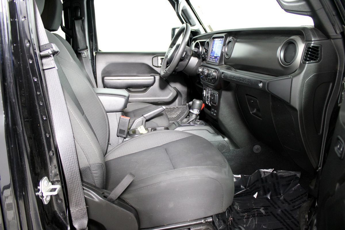 Used 2023 Jeep Wrangler Unlimited w/ Cold Weather Group AWD/4WD image 21
