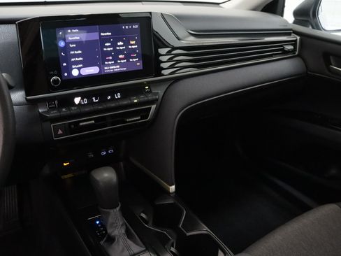 Used 2025 Toyota Camry LE w/ Convenience Package FWD image 16