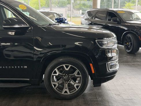 Used 2024 Jeep Wagoneer Series III AWD/4WD image 5