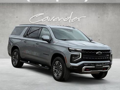 Used 2025 Chevrolet Suburban Z71 AWD/4WD image 2