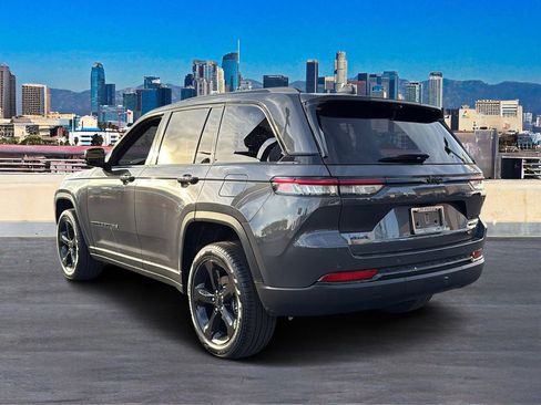 New 2025 Jeep Grand Cherokee Limited w/ Luxury Tech Group II image 5