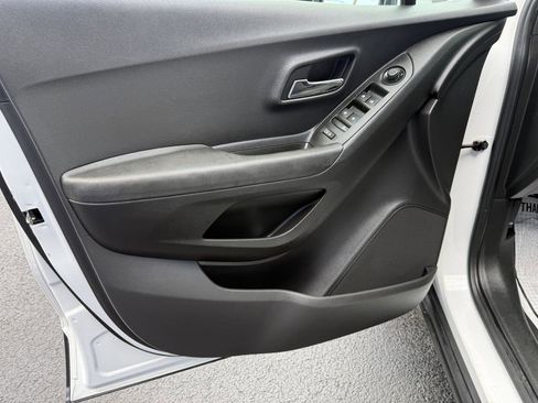 Used 2019 Chevrolet Trax LS image 6