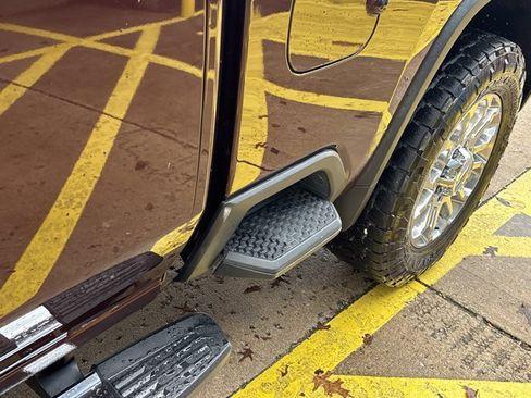 Used 2024 Chevrolet Silverado 2500 LTZ w/ LTZ Convenience Package image 17