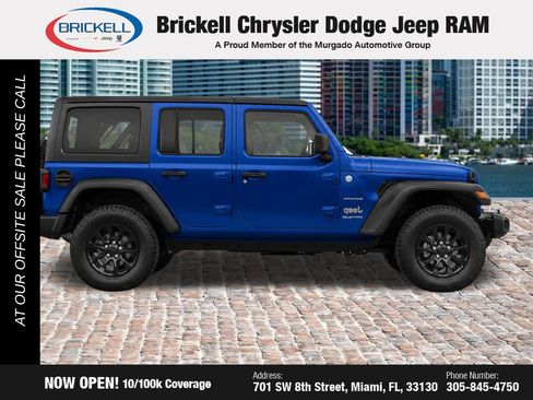 Used 2025 Jeep Wrangler Unlimited Sahara AWD/4WD image 8
