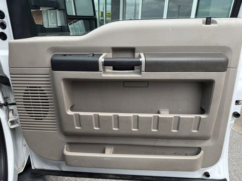 Used 2009 Ford F550 4x4 Regular Cab Super Duty image 19