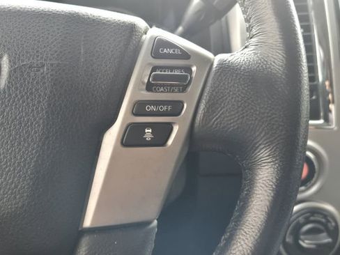 Used 2021 Nissan Titan SV w/ SV Convenience Package image 30