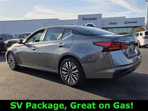 Used 2024 Nissan Altima 2.5 SV image 5