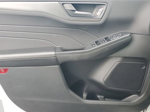 Used 2025 Ford Escape Active AWD/4WD image 18