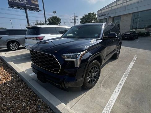 Used 2024 Toyota Sequoia Platinum AWD/4WD image 2