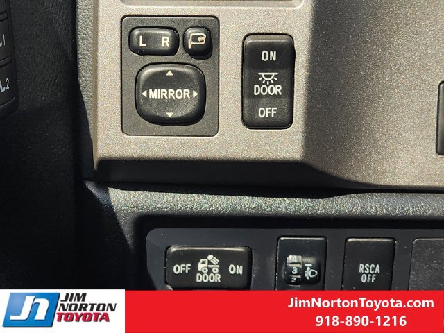 Used 2011 Toyota Tundra Limited w/ Platinum Pkg AWD/4WD image 23