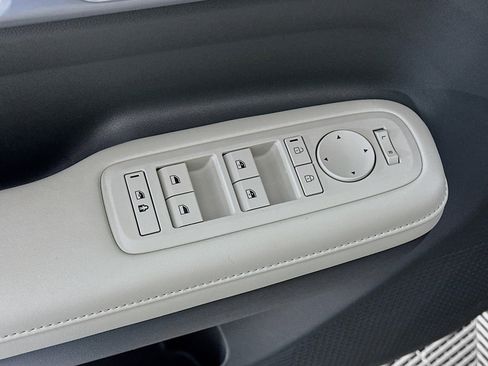Used 2025 Hyundai Santa Fe SEL AWD/4WD image 15