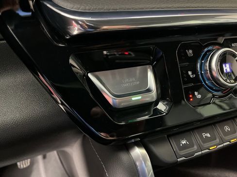 Certified 2025 GMC Sierra 1500 Denali image 33