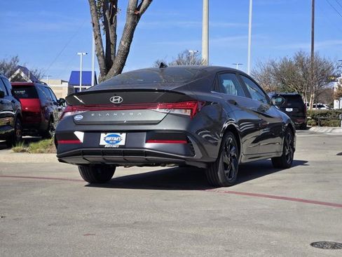 Used 2026 Hyundai Elantra SEL Sport image 4