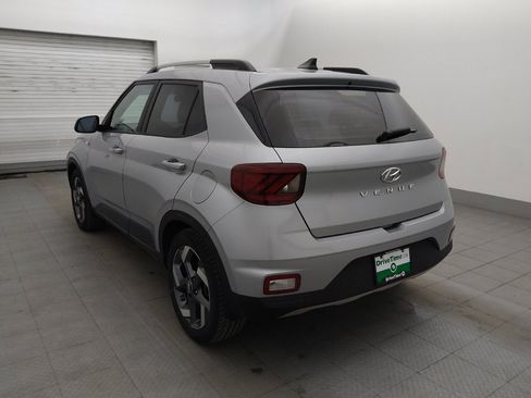Used 2021 Hyundai Venue SEL w/ Premium Package FWD image 5