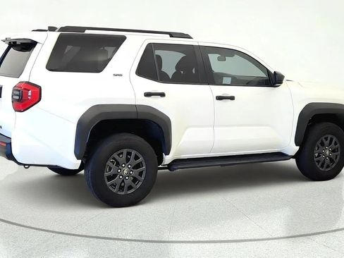 Used 2025 Toyota 4Runner SR5 AWD/4WD image 9