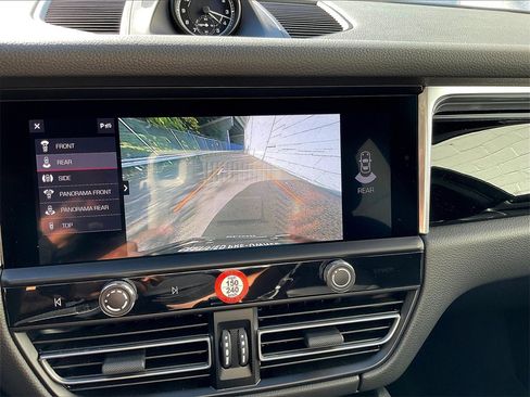 Certified 2025 Porsche Macan image 26