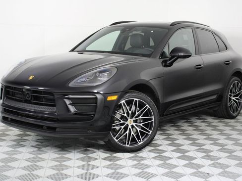 Certified 2023 Porsche Macan AWD/4WD image 35