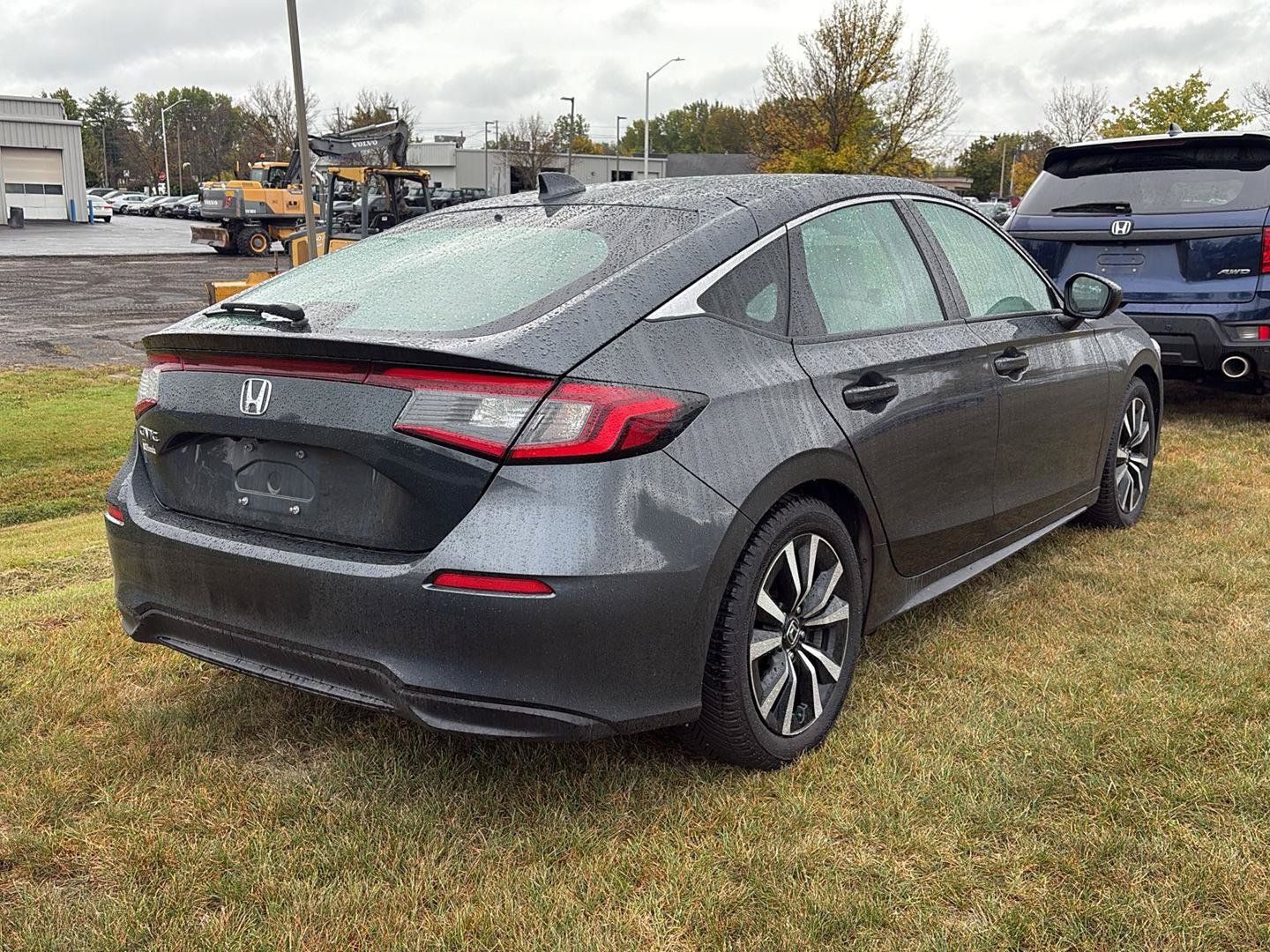 Used 2024 Honda Civic EX-L image 3