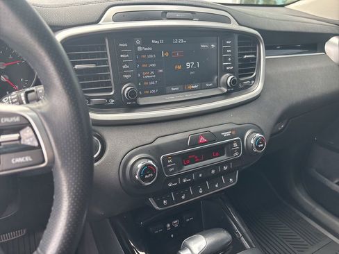 Certified 2019 Kia Sorento SX w/ SX Touring Package AWD/4WD image 12