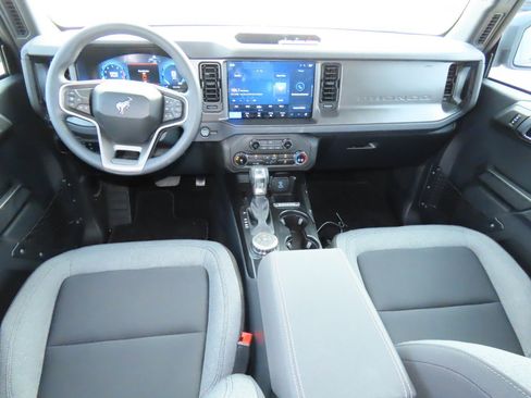 New 2025 Ford Bronco 4-Door image 23