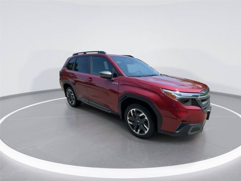Used 2025 Subaru Forester Limited AWD/4WD image 2