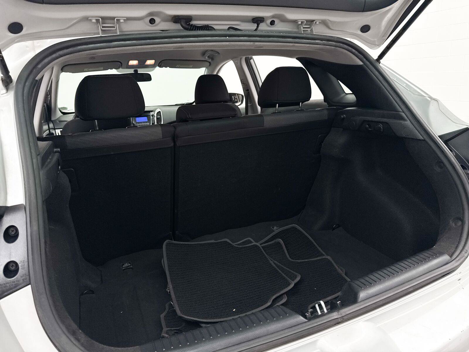 Used 2014 Hyundai Elantra GT FWD image 21