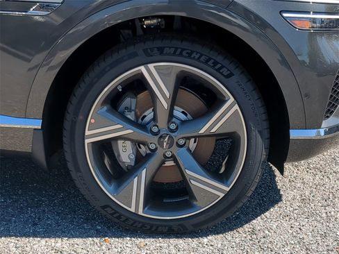 Used 2025 Genesis GV80 3.5T Prestige image 11