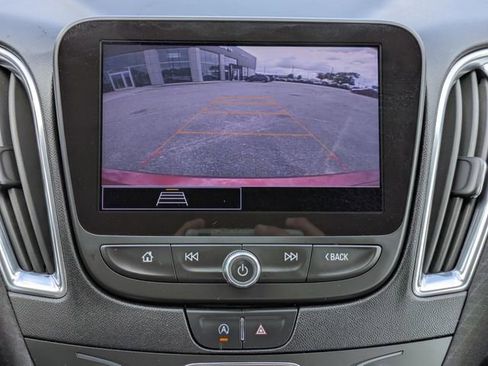 Used 2021 Chevrolet Malibu LT image 38