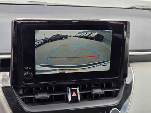 Used 2025 Toyota Corolla LE FWD image 8