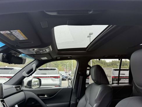 Used 2026 Lexus LX 700h Luxury w/ Accessory Package (Z1) image 16