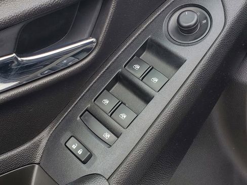 Used 2018 Chevrolet Trax LT FWD image 8