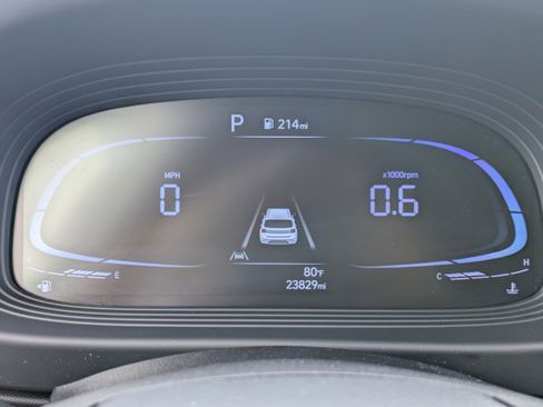 Used 2024 Hyundai Venue SEL FWD image 27