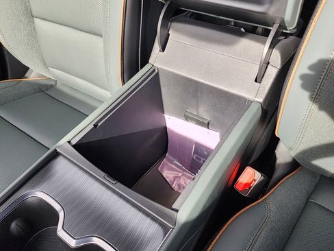 New 2026 GMC Acadia AT4 w/ Luxury Package image 36