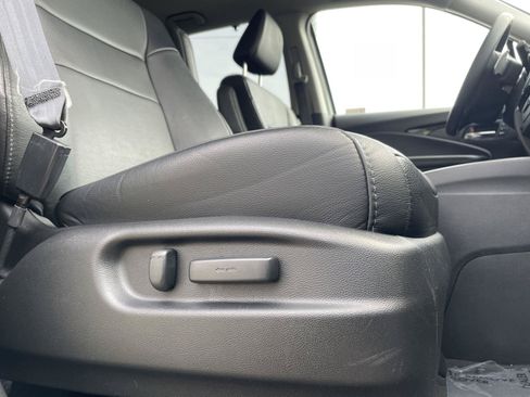 Used 2018 Honda Pilot Touring image 5