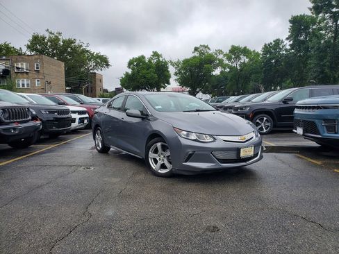 Used 2018 Chevrolet Volt LT FWD image 2