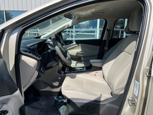Used 2017 Ford Escape SE FWD image 11