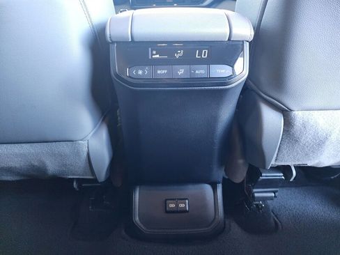 Used 2022 Toyota Highlander XLE image 75